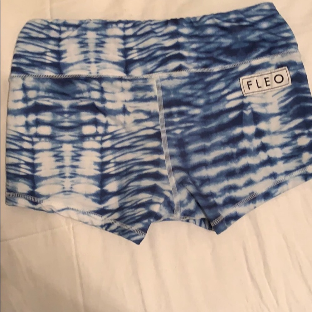 Fleo booty shorts